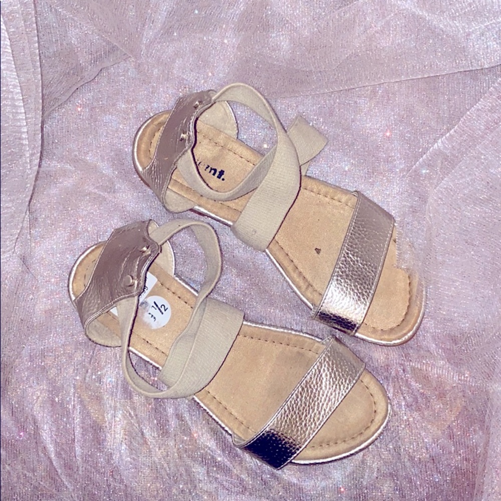 Sandals w gold and tan hues